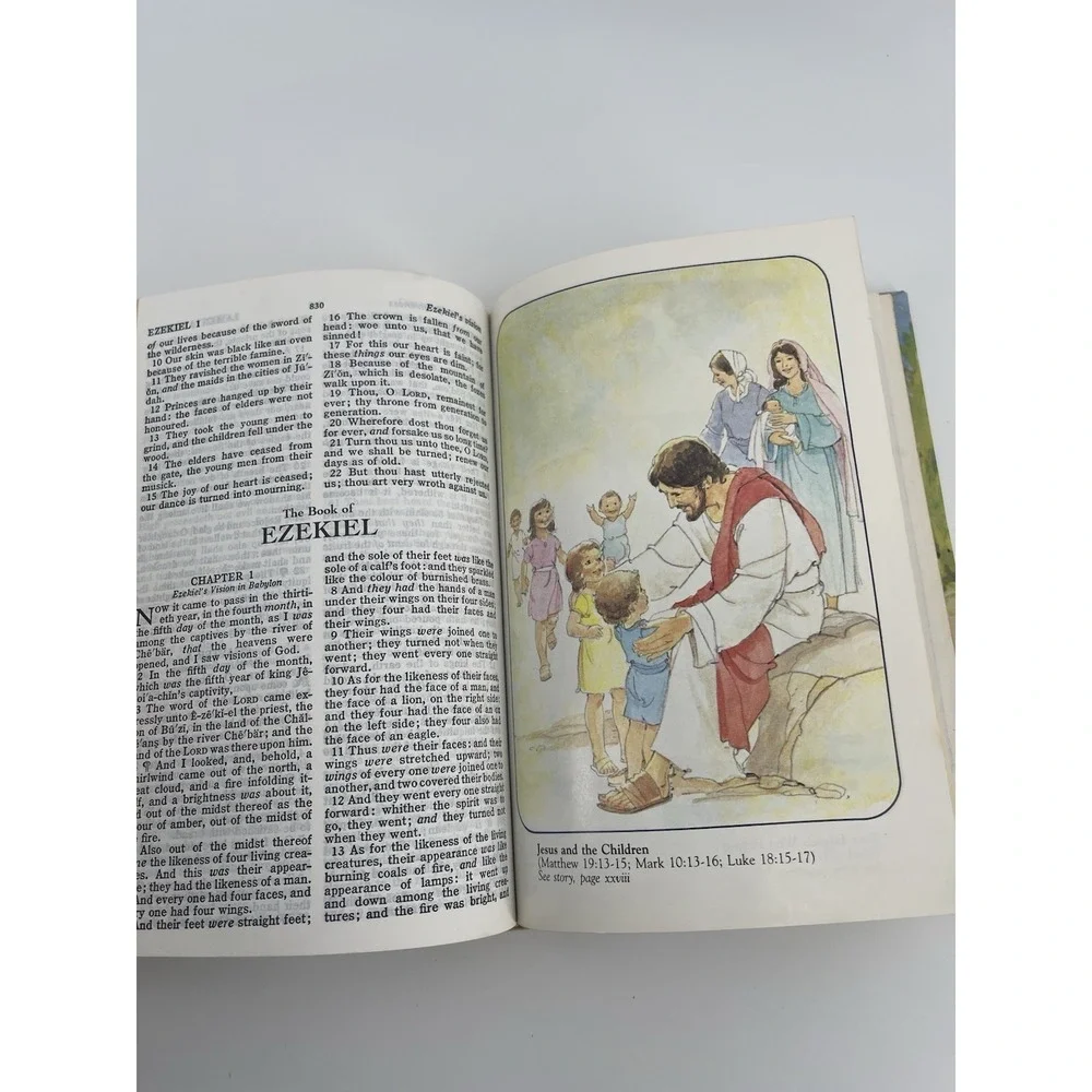 Vintage 1991 Children's Holy Bible Read to Me 1st Edition HC Jesus Pray Holman
